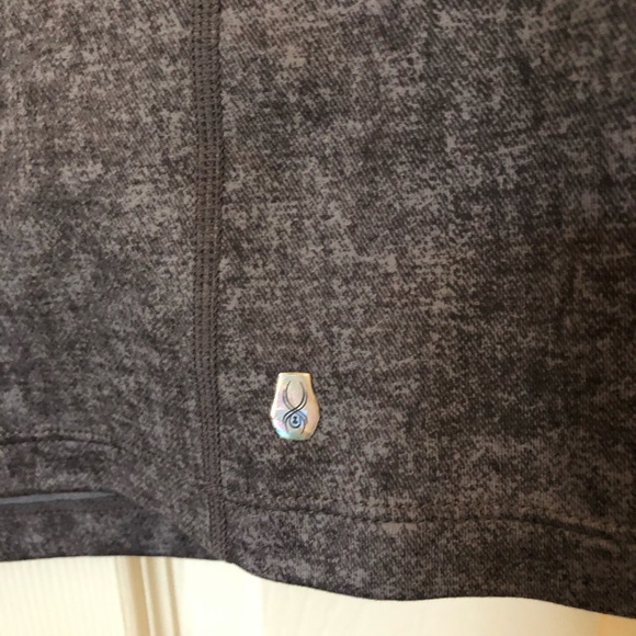 Spyder Gray Activewear Long sleeve Top Size M - Picture 3 of 4